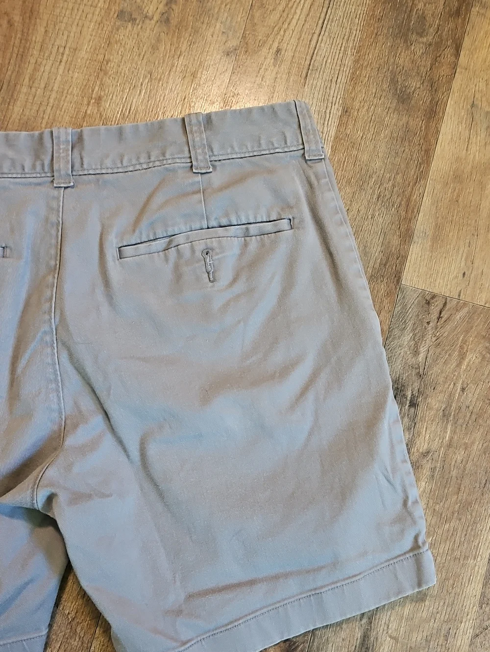 👖J. Crew Light Gray Men’s Chino Shorts